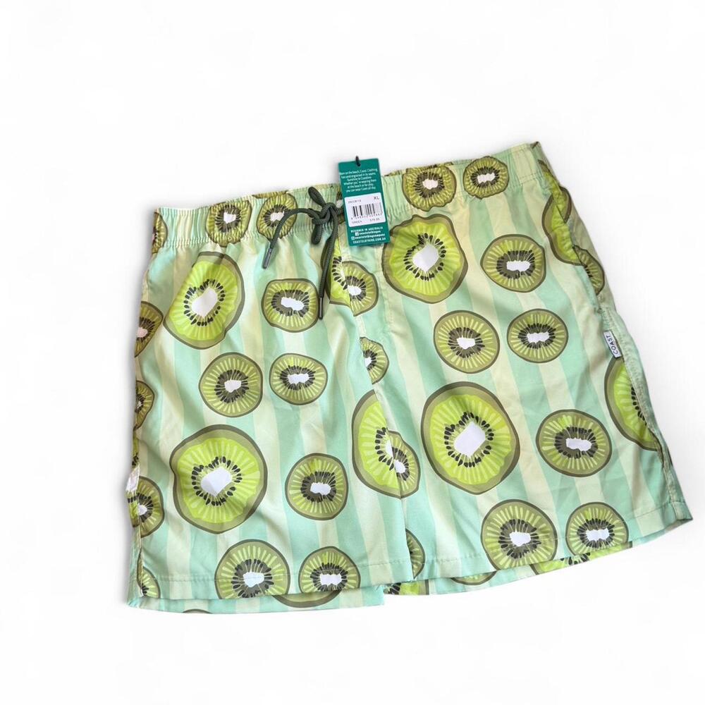 Men’s NWT Green and white Kiwi fruit print swim trunks #swimwear